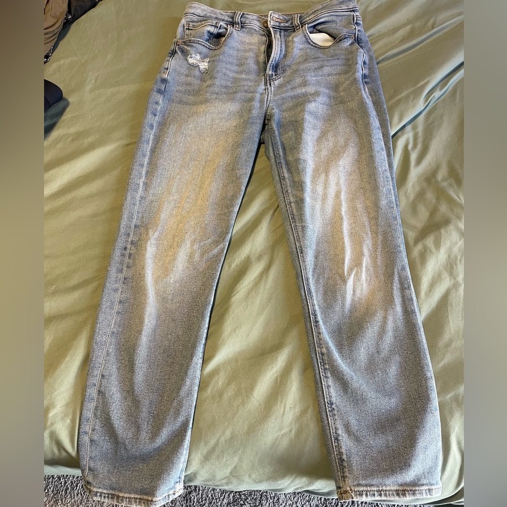 American Eagle Straight Leg Mom Jeans